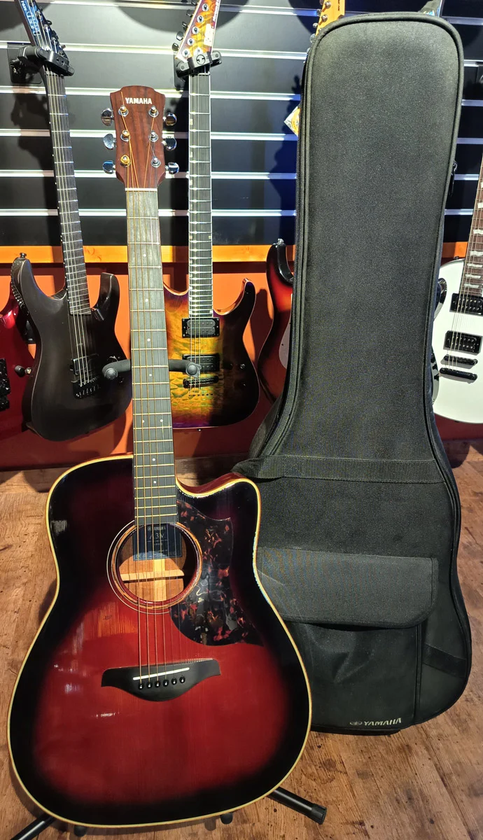 YAMAHA A3M ARE TBS GUITARRA ELECTROACUSTICA DREADNOUGHT TOBACCO SUNBURST. SEGUNDA MANO