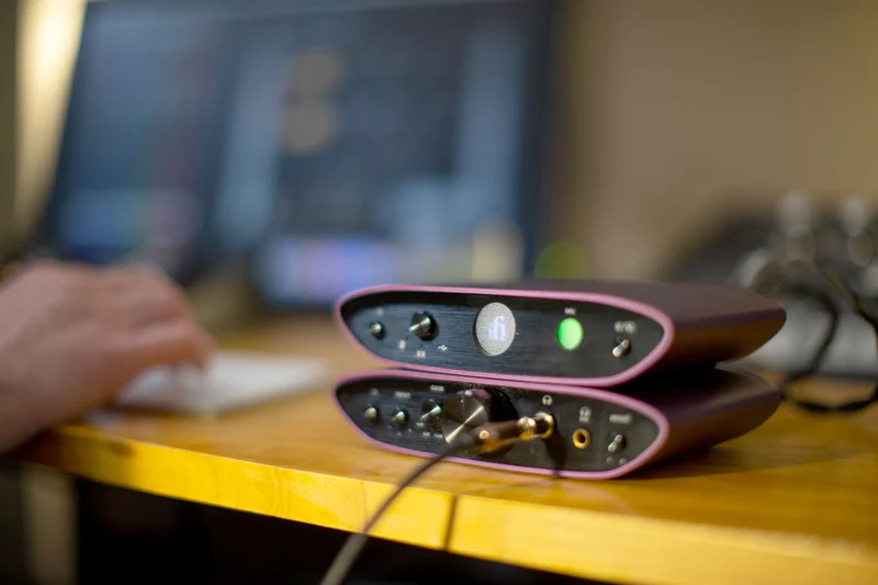 iFi ZEN One Studio | DAC Hi‑Res con Bluetooth, USB, óptico y coaxial | JMI Audio