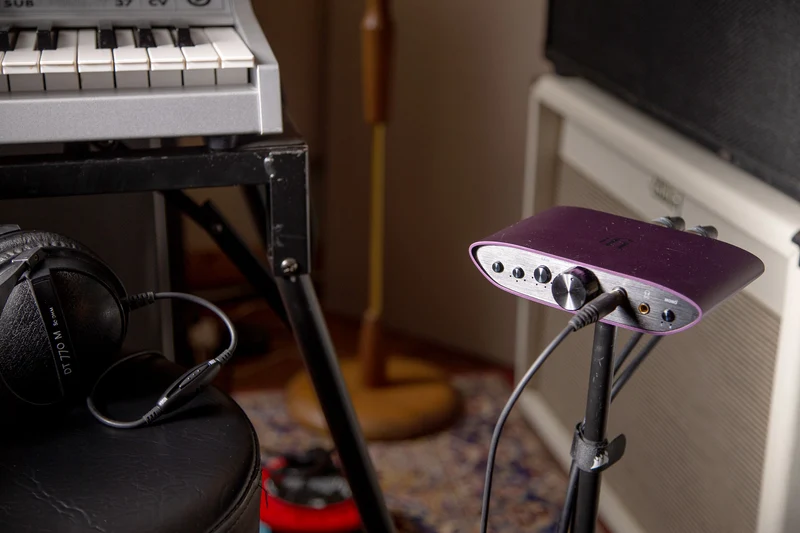 iFi ZEN CAN Studio | Amplificador de audífonos balanceado de grado profesional | JMI Audio