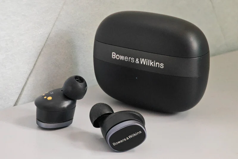 Pi8 Audifonos inalámbricos con cancelación de ruido y DAC | Bowers & Wilkins