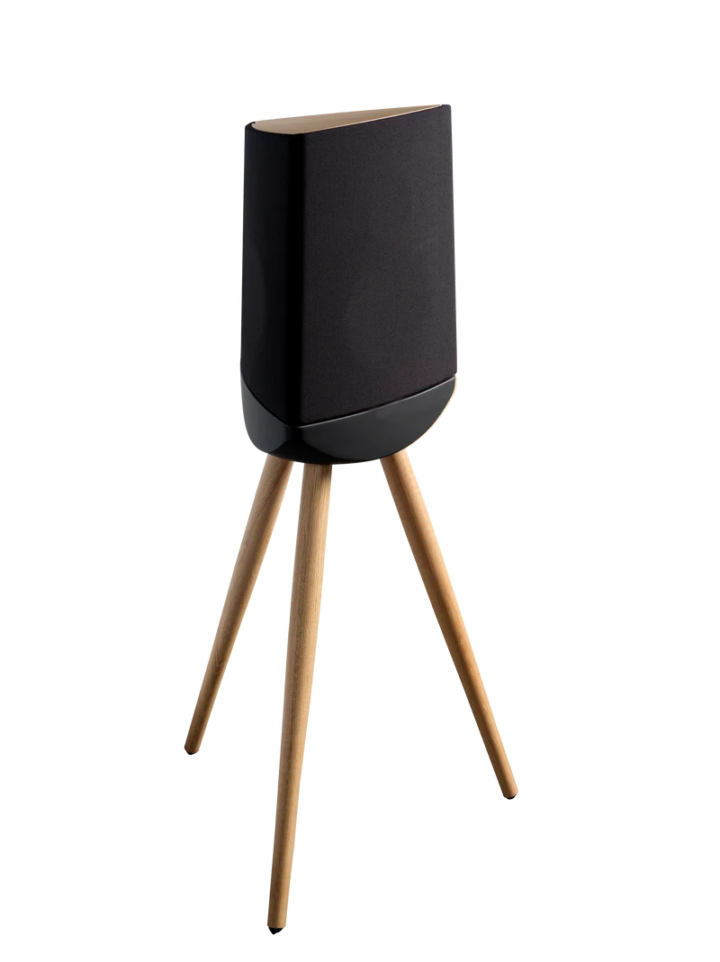 Cue-100 Par de Bocinas de alta gama con soporte incluido | Lyngdorf