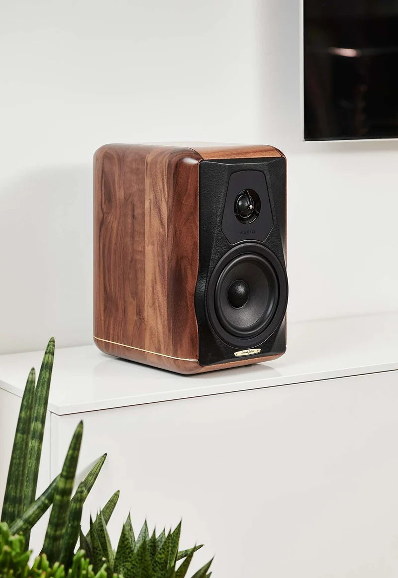 🎵 Sonus faber Minima Amator II | Bocinas High-End de Repisa en Nogal Macizo – Par