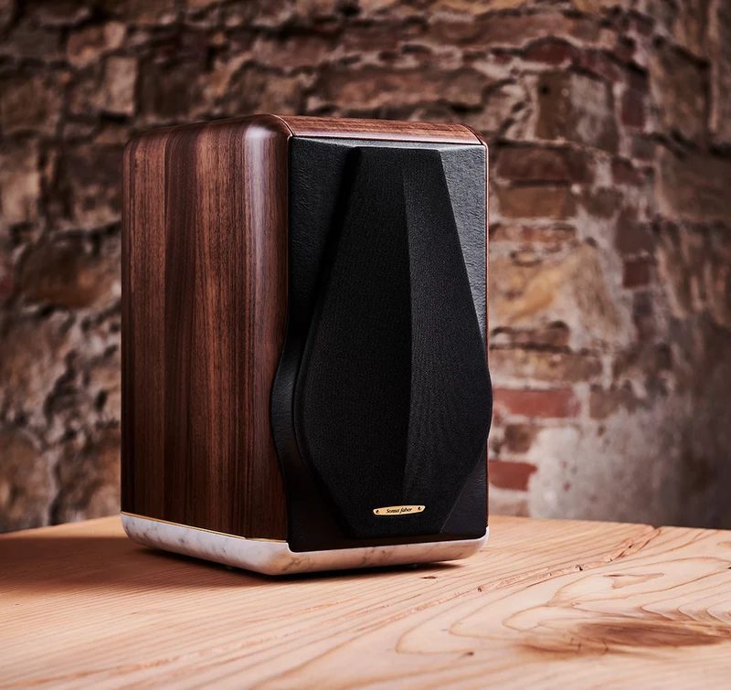 🎵 Sonus faber Electa Amator III | Bocinas High-End de Repisa en Nogal Macizo – Par