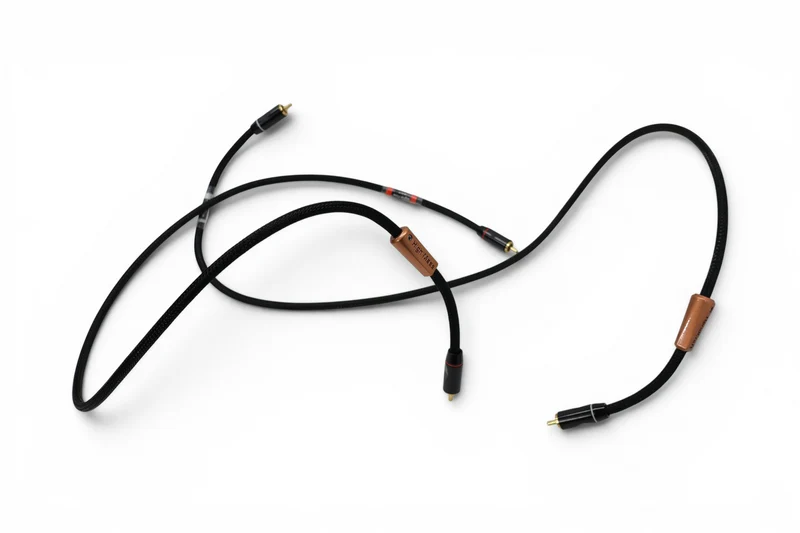 Handcraft RCA High Mass | Par de cables de interconexión RCA | Más detalle, mejor transmisión y una entrada seria al mundo del cableado audiófilo | JMI Audio