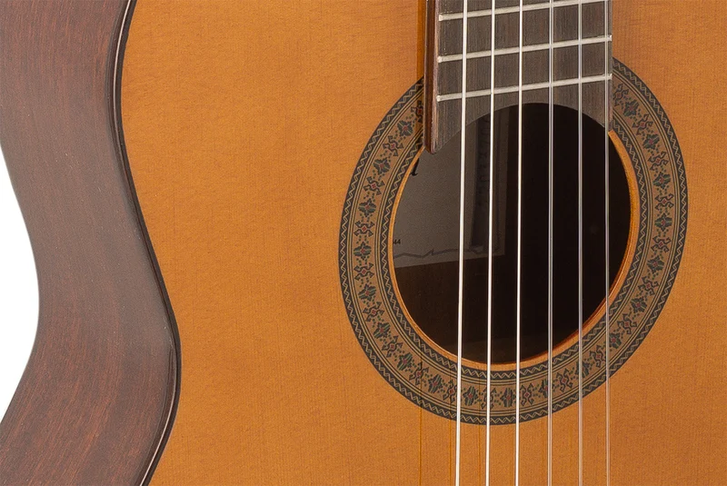 ADMIRA JUANITA GUITARRA ESPAÑOLA