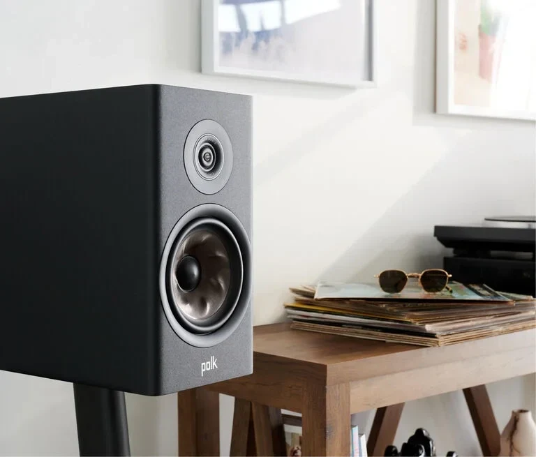 Polk Reserve R100 (par) | Bocinas de repisa compactas premium | Gran claridad, graves sorprendentes y entrada seria a la serie Reserve | JMI Audio
