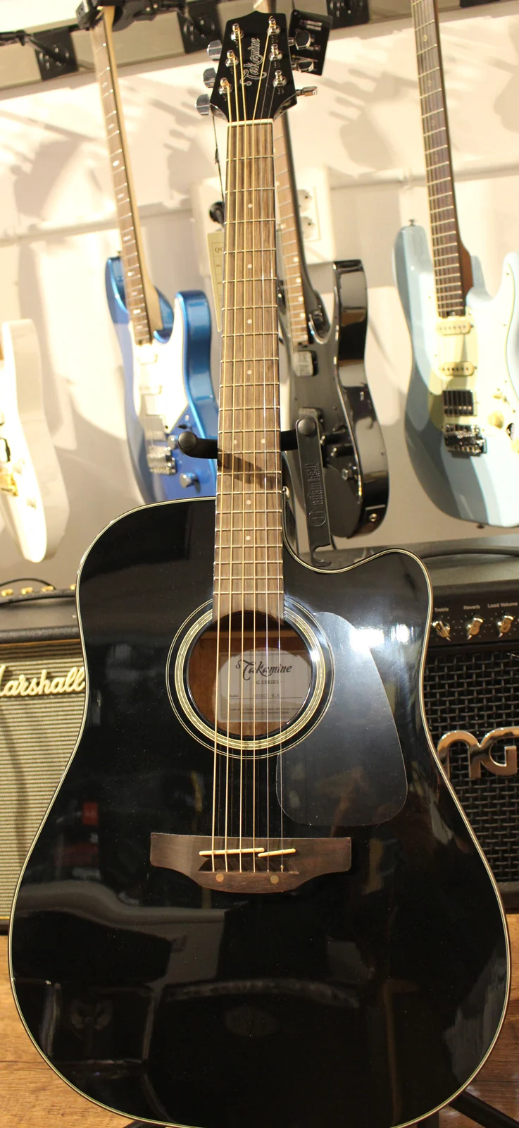 TAKAMINE GD30CE BLK GUITARRA ELECTROACUSTICA DREADNOUGHT NEGRA. DEMO.