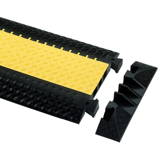 ADAM HALL 85008 RAMPA DE SALIDA PARA DEFENDER III